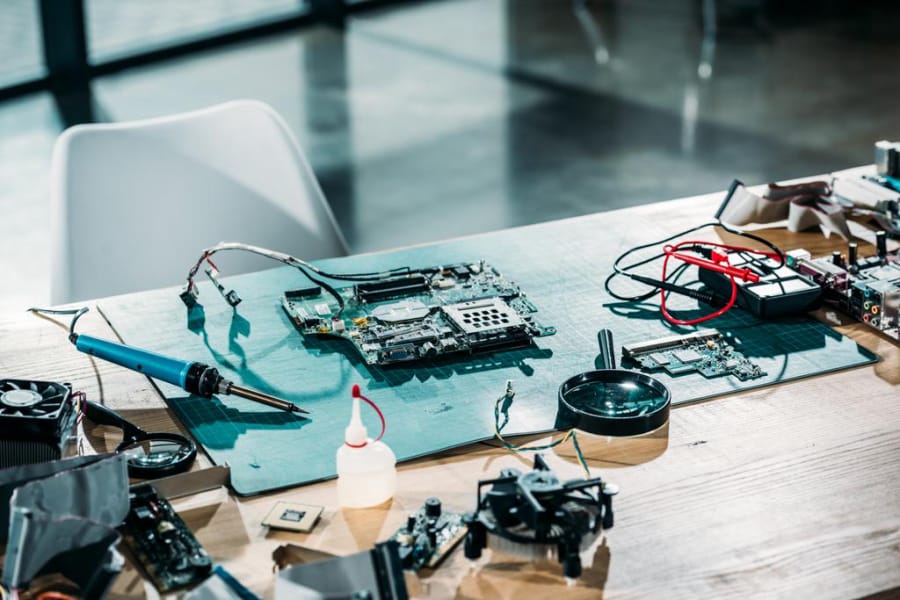 pcb庫是什么意思，pcb庫里的東西怎么拿出來(lái)用??？